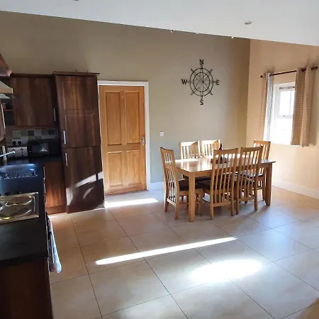 Дом отдыха 11 An Seanachai Homes *